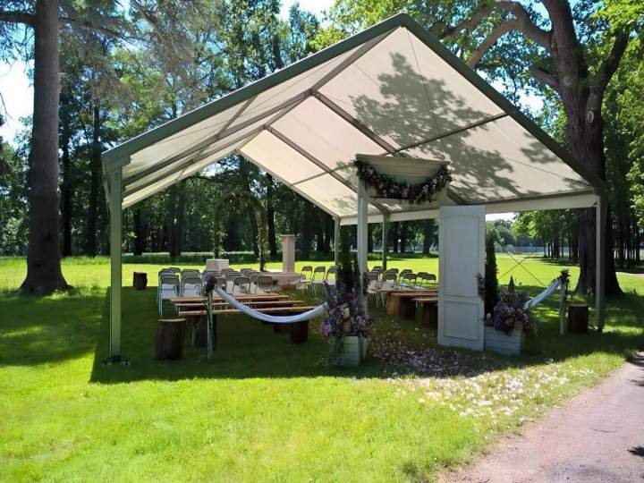 Service de location de tentes Saint-Christophe-en-Bazelle